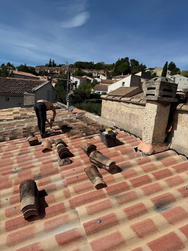Maçonnerie et élévation de murs en chantier